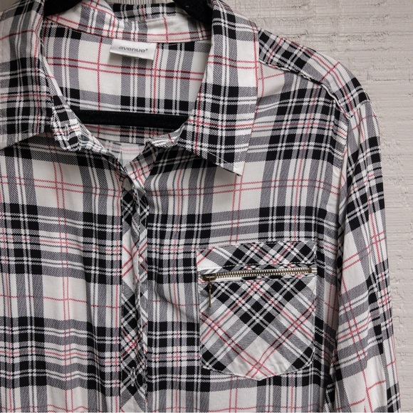 DONATING 07/01/25 | Avenue Plaid Button-Up Longsleeve - Picture 2 of 8